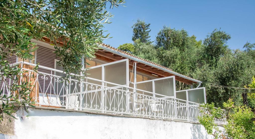 Spiti Kritikos Apartment Benitses  Ngoại thất bức ảnh