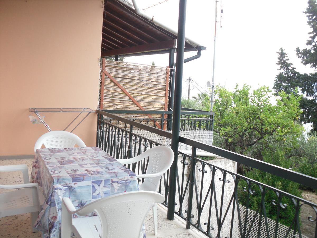 Spiti Kritikos Apartment Benitses  Ngoại thất bức ảnh